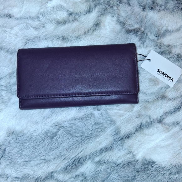 Sonoma Plum Wallet - Picture 1 of 9